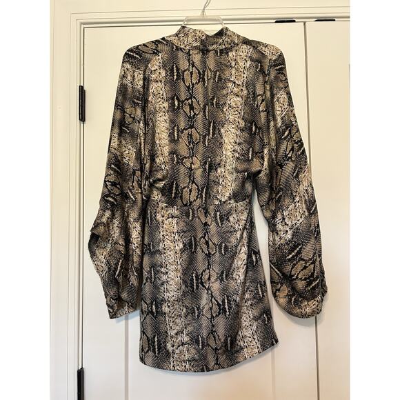 NWT Storia Size Small Snakeskin Dress Mini 3/4 Sleeve Ruched At Waist Party Boho - Picture 8 of 14